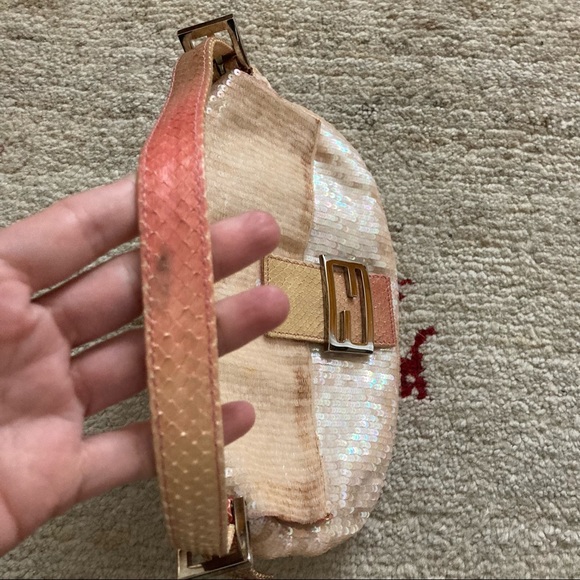 🚫SOLD🚫 FENDI IRIDESCENT SEQUIN OMBRÉ SNAKE BAGUETTE BAG SEX & THE CITY!! - Picture 15 of 16